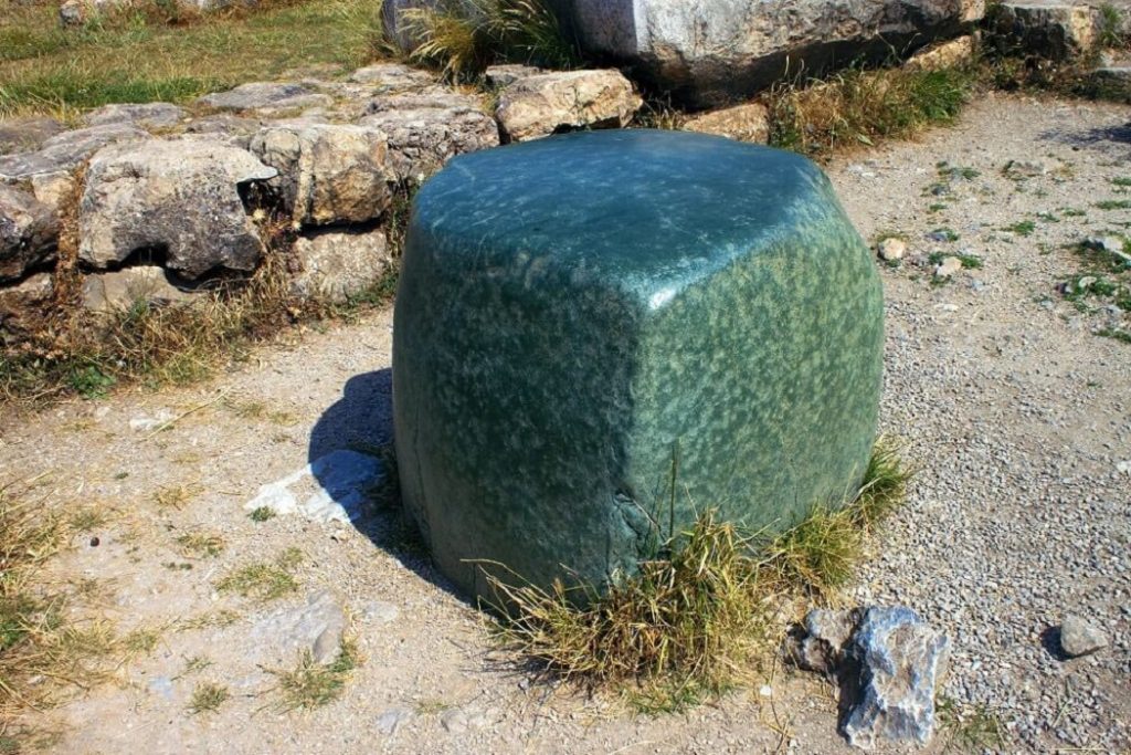 hattuşa yeşil taş
