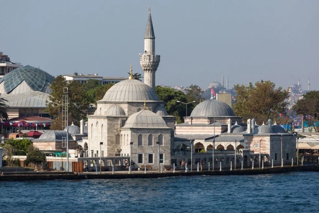Şemsi Paşa Camii: Bu Camiye Kuş Konmuyor