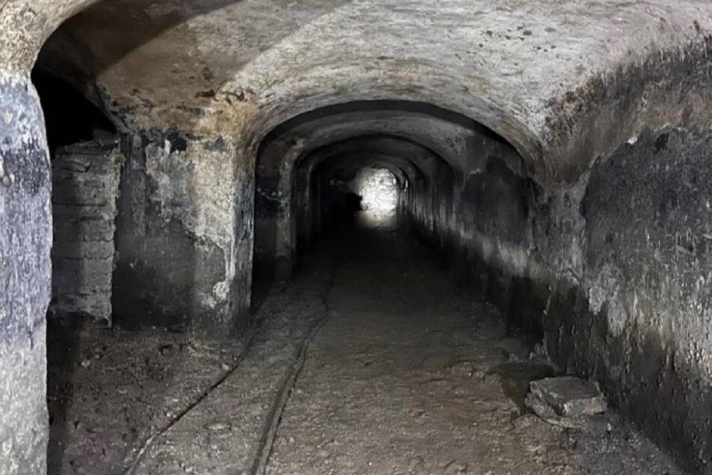 Ayasofya’nın Gizemli Yeraltı Dünyası: 1500 Yıllık Tüneller ve Tarihi Hazineler Ortaya Çıkıyor!
