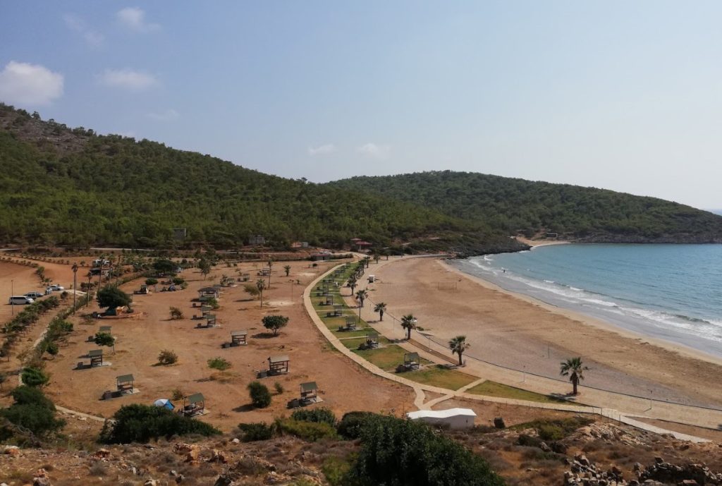 Mersin’de Kamp Alanları – Ücretsiz ve Ücretli En İyi 20 Kamp Yeri (2026 Güncel Rehber) 23 Aydincik Incekum Kamp Alani